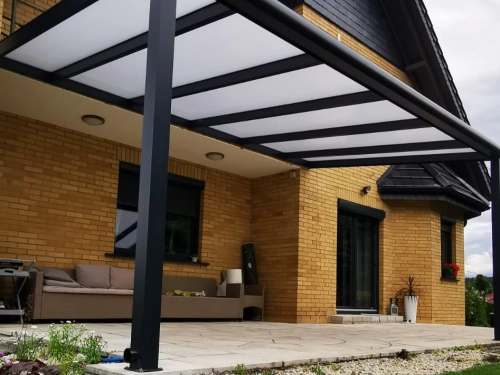 Aluminiowe zadaszenie tarasu – inwestycja, która przetrwa lata!